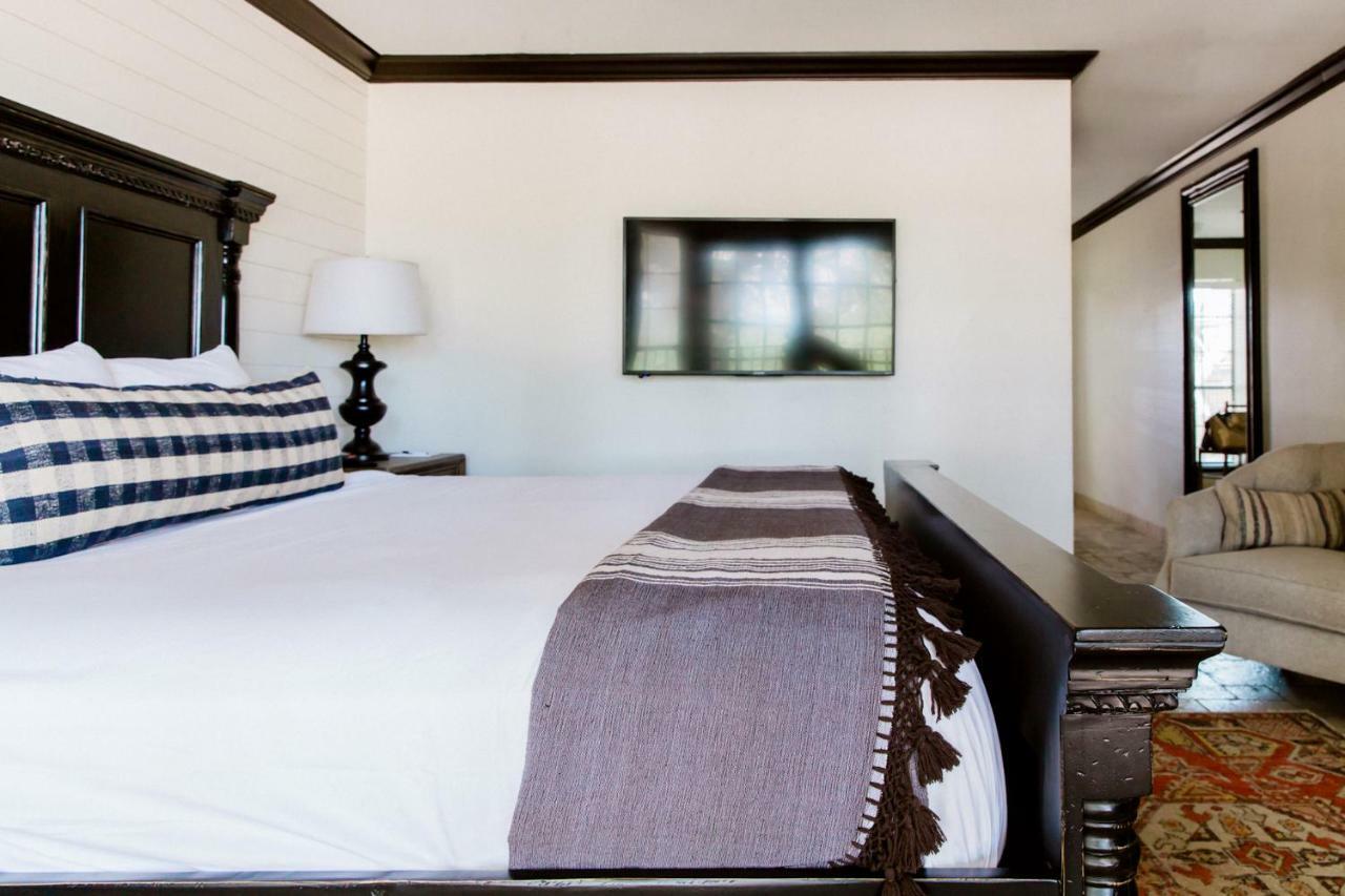 Hillside Boutique Hotel Castroville المظهر الخارجي الصورة